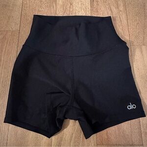 Alo yoga shorts